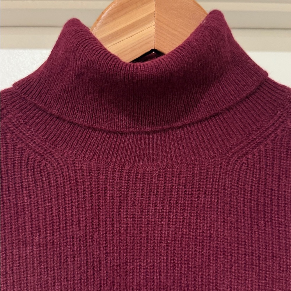 Ann Taylor Burgundy Turtleneck Sweater Sz XS - Picture 4 of 9